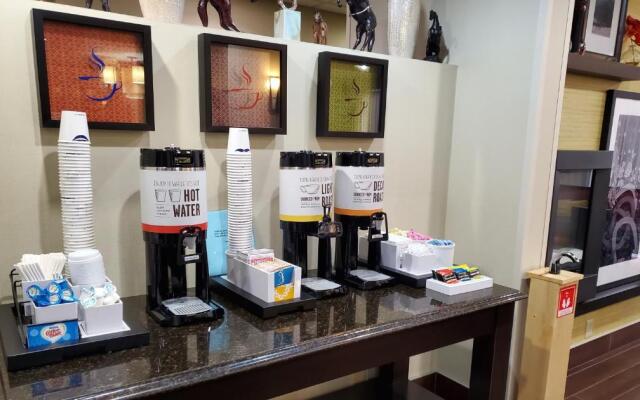 Hampton Inn Louisville I-65 @ Brooks Rd.