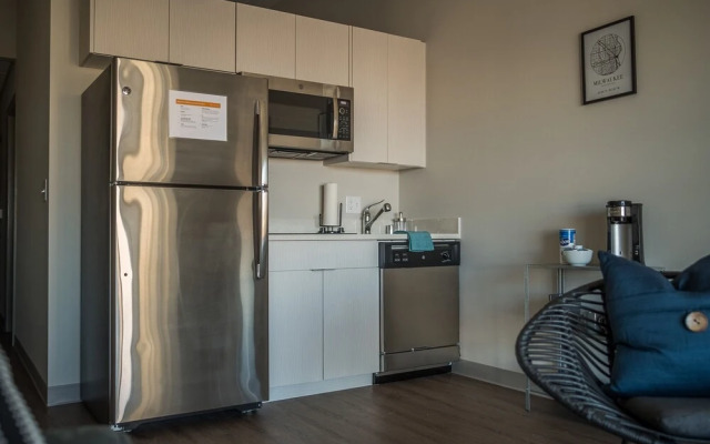 FRONTDESK 735 West Apts Westown Milwaukee