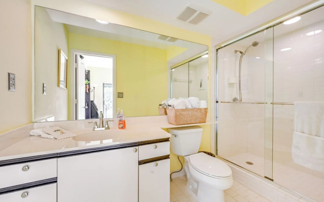 Lovely Naples Vacation Rental w/ Shared Pools!