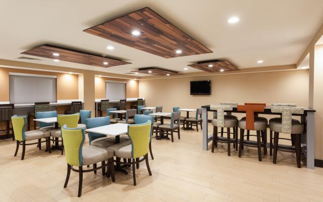 Holiday Inn Express Hotel & Suites Mebane, an IHG Hotel