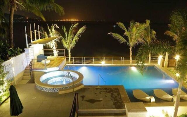 iCove Beach Hotel