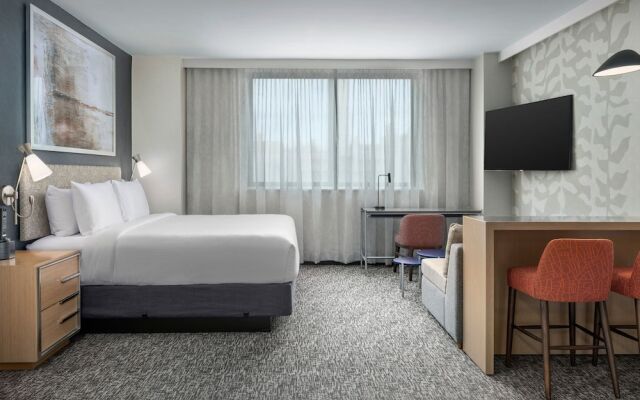 Residence Inn By Marriott New York Queens