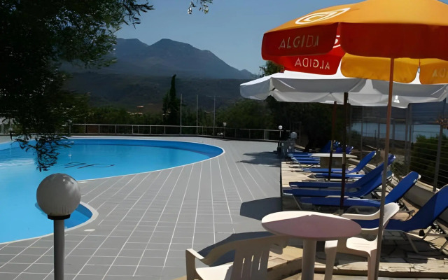 Kardamili Beach Hotel