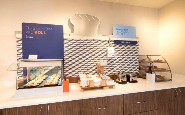 Holiday Inn Express & Suites Auburn by IHG