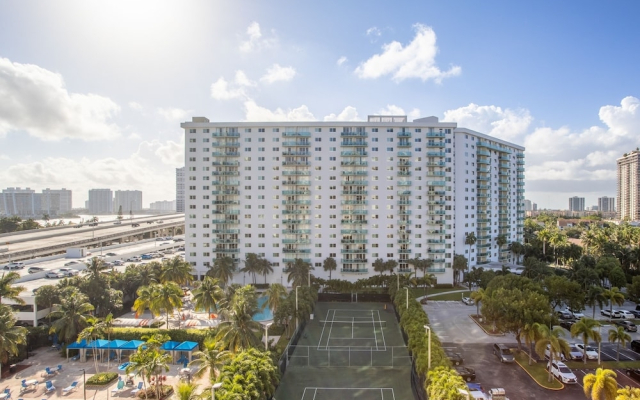 Luxury Sunny Isles Beach Condos