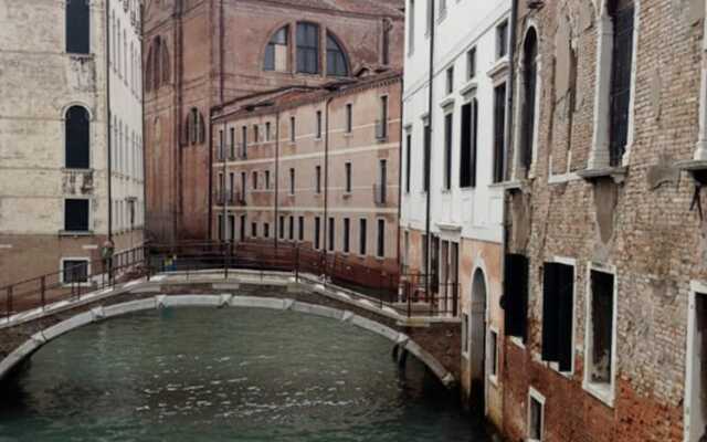 La Gondola Canal View