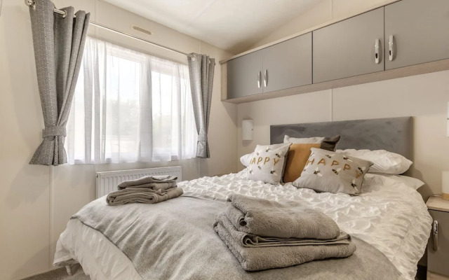 The Cotswold Holiday Lodge