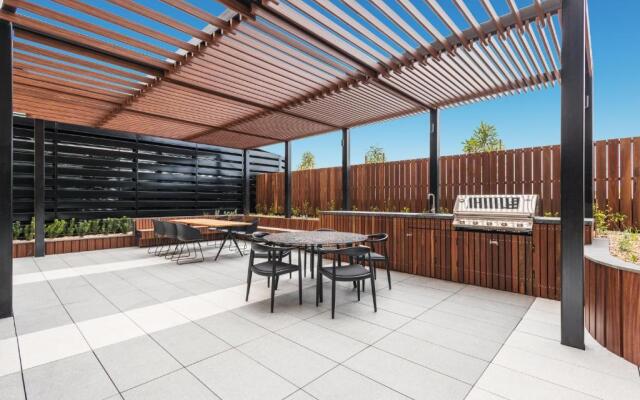 Sky One Apartments by CLLIX