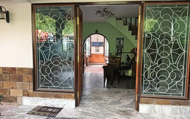 Ronglyang Lotus Villa Homestay (Near MG Road)
