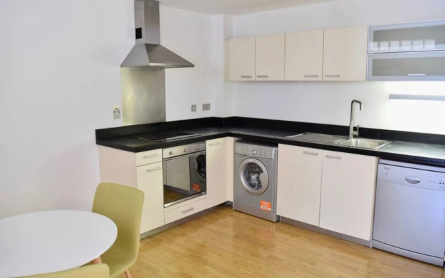 Modern 1 Bedroom Flat in Canary Wharf