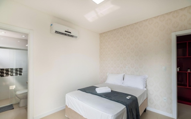 2BR Apt With BBQ in Meia Praia Mlo0601