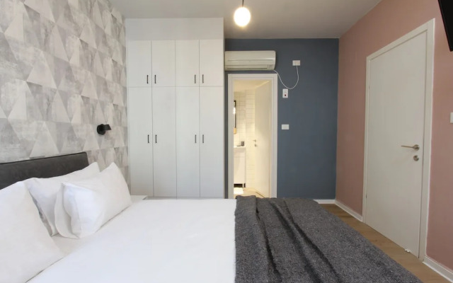 1 BR Apt TLV TAU by Sea N' Rent