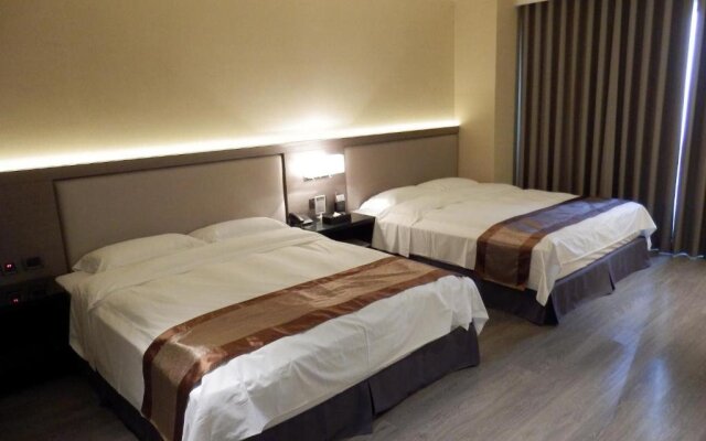 Grand Crystal Hotel