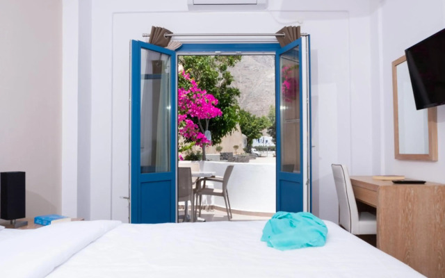 Tristhenia Hotel