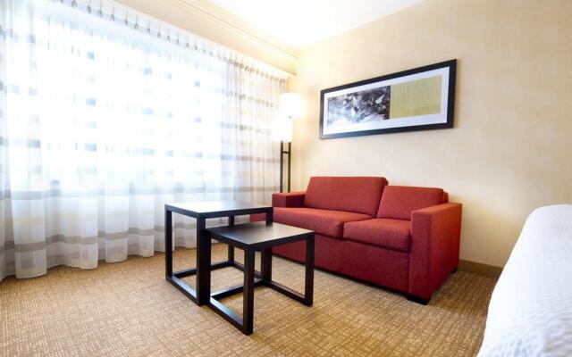 Courtyard by Marriott Mississauga - Airport Corporate Centre West