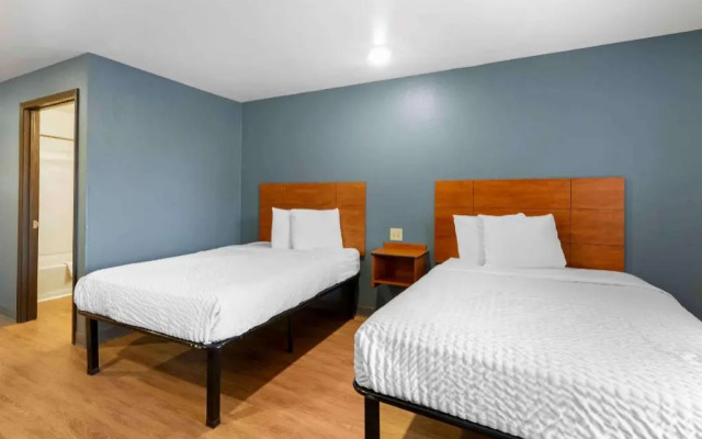 Extended Stay America Select Suites - Cleveland - Airport