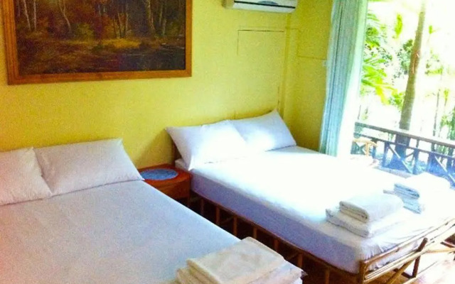 Bungalow Khun Pa (บังกะโลคุณป้า)