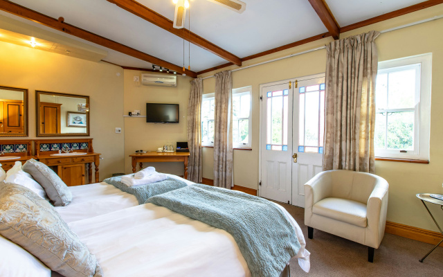 Evergreen Manor And Spa
