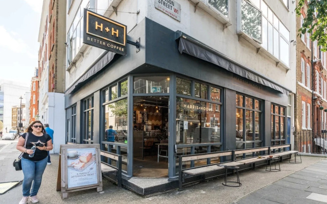 Styled 2bed2bath Duplex + Patio Near Oxford Circus, London