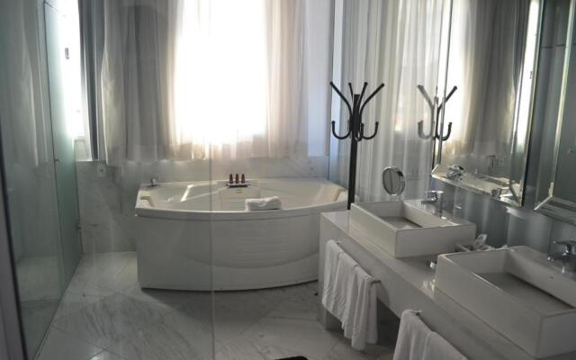 Favorita Golden Hotel e Eventos