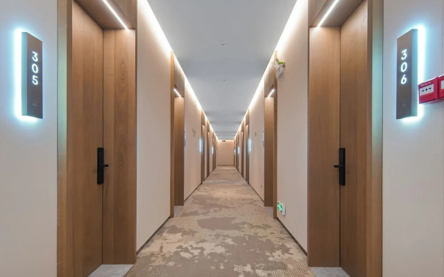 Guangzhou Tianhe Taikoo Hui Rezenxuan Hotel