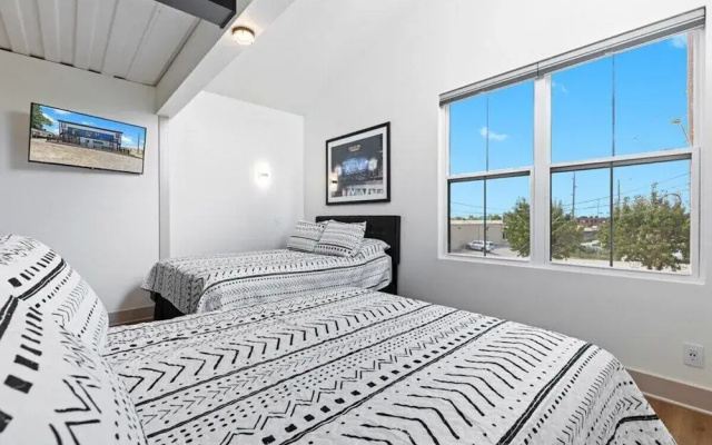 Indy Stadium Villas 711 T