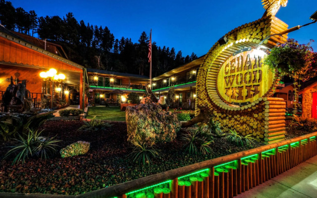 Cedar Wood Inn
