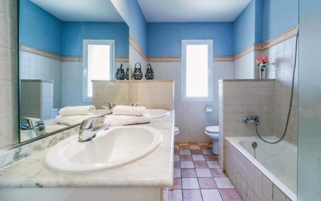 3381 Villa Angela Flores