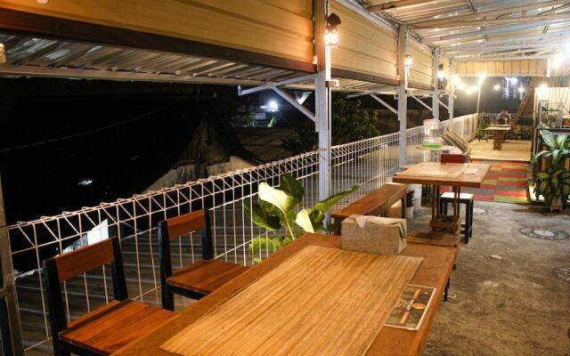 Santana Guest House by OYO Rooms
