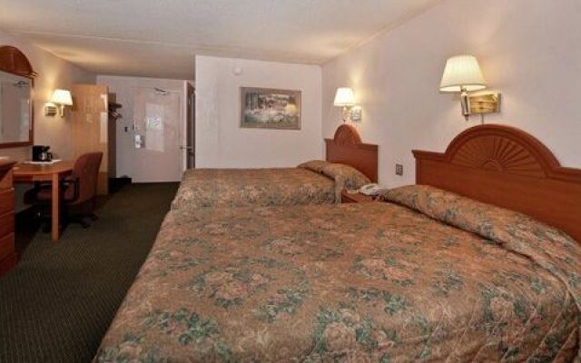 Howard Johnson Inn - Commack