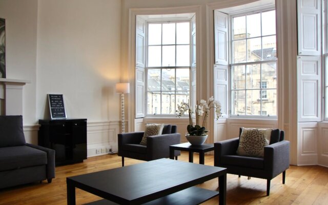 Luxury 5 Bedroom Central Flat With Castle Views