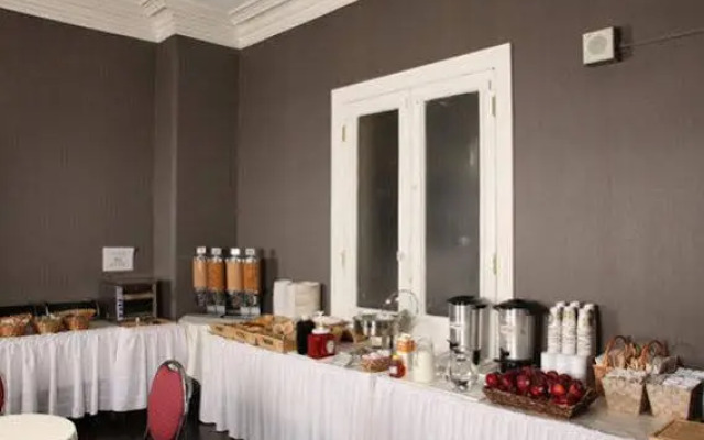 Clarion Hotel & Suites Selby Downtown