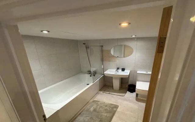 Inviting 1-bed Apartment in Walton on the Naze