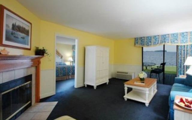 Harbourtowne Resort
