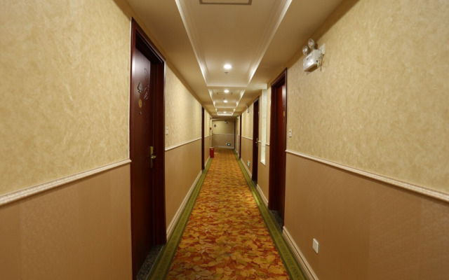 GreenTree Inn Jieyang North Linjiang Road Express Hotel