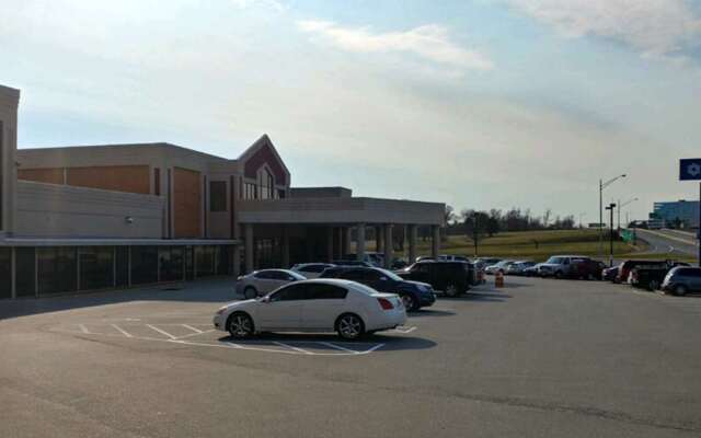 SureStay Plus Hotel by Best Western St. Louis Airport