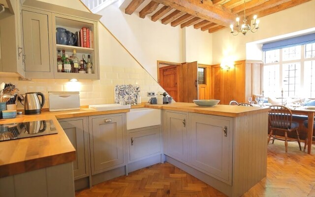 141 the Hill, Burford, Burford