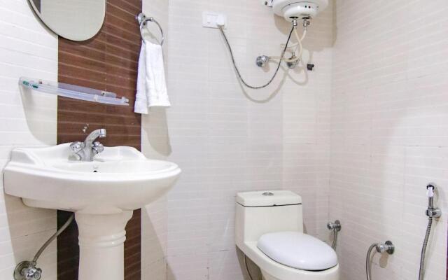 Fabhotel Rosewood Inn I