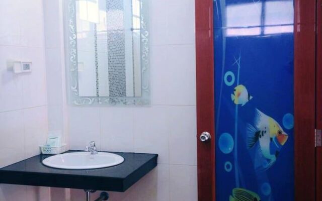 Naris Phuview Resort