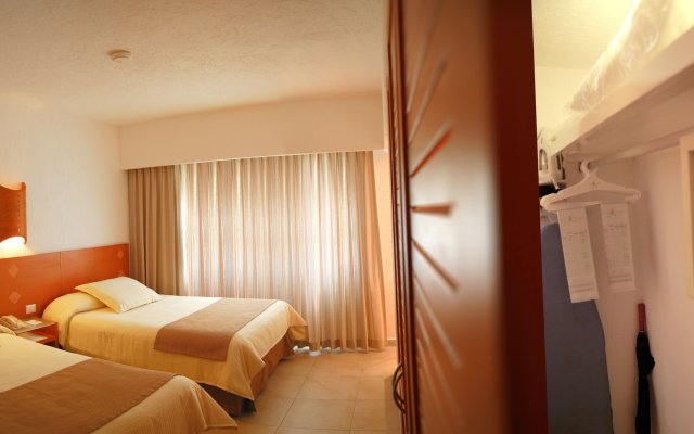 Laguna Suites Golf & Spa