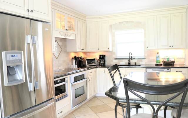 Jamaica Royale 002 - 1 Br Condo