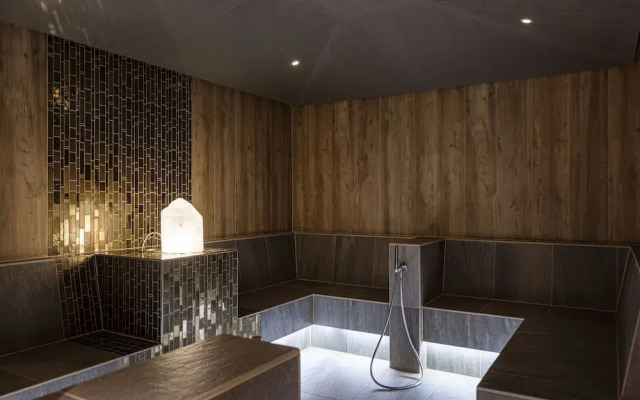 Spacious Apartment With Shared Pool