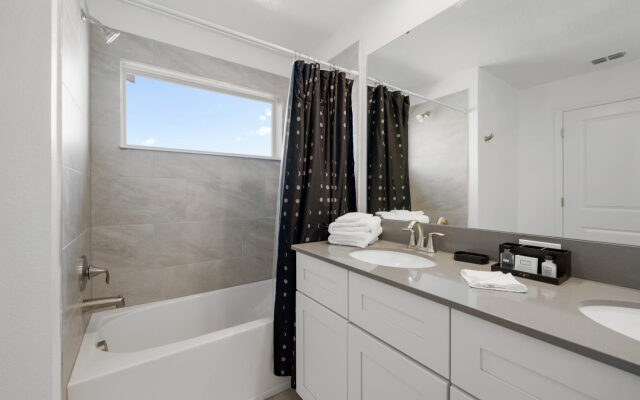 Modern townhome with private pool near Disney