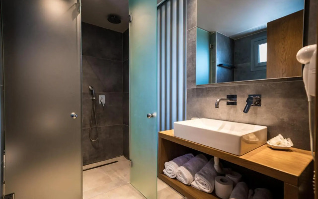 HARMONY CREST RESORT & SPA Adults Only