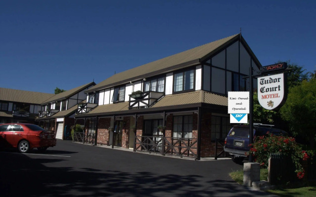Tudor Court Motel