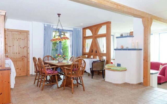 Villa mit Sauna und Garten