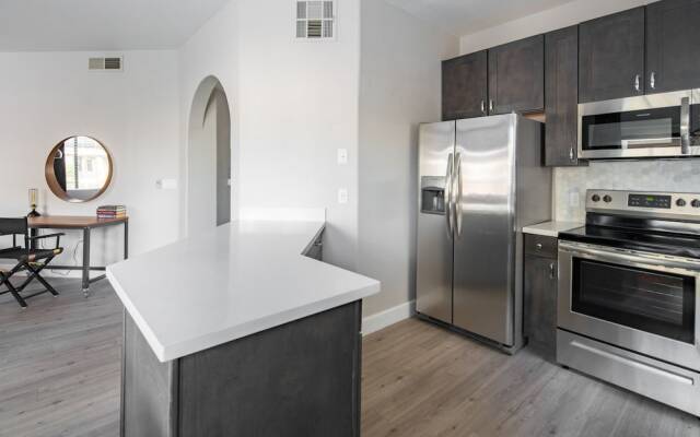 Luxury 2br Near Kierland Commons by Wanderjaunt