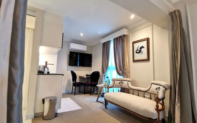 The Salisbury Luxury Class