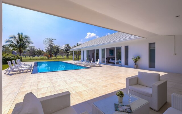 Luxury Modern 4 BR Pool Villa - PH111