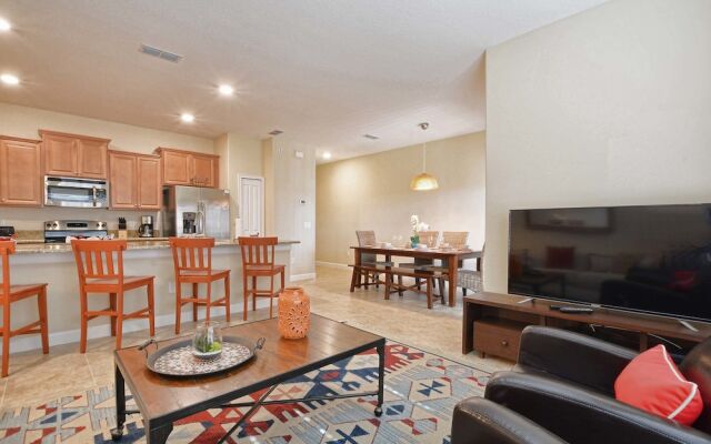Storey Lake 4 Bedroom Townhome w Splashpool - 1610ST